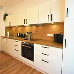 아파트 Zum Goldgraeber - Stilvoll Wohnen - Parkplatz - Perfekt Fuer Moselurlaub *