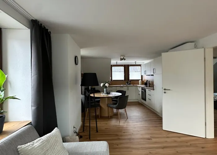 Zum Goldgraeber * 베른카슈텔쿠에스